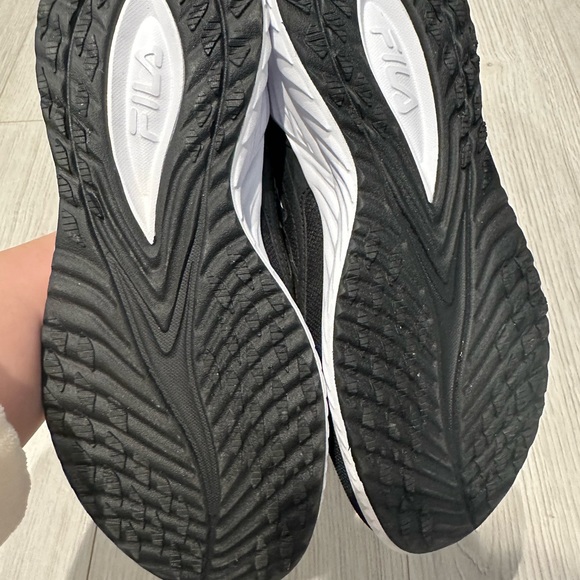 Fila Black Running Shoes Sneakers Women Size 7 - Picture 3 of 8